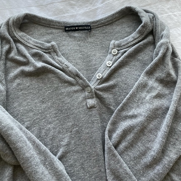 Brandy Melville Grey Henley - Picture 4 of 4